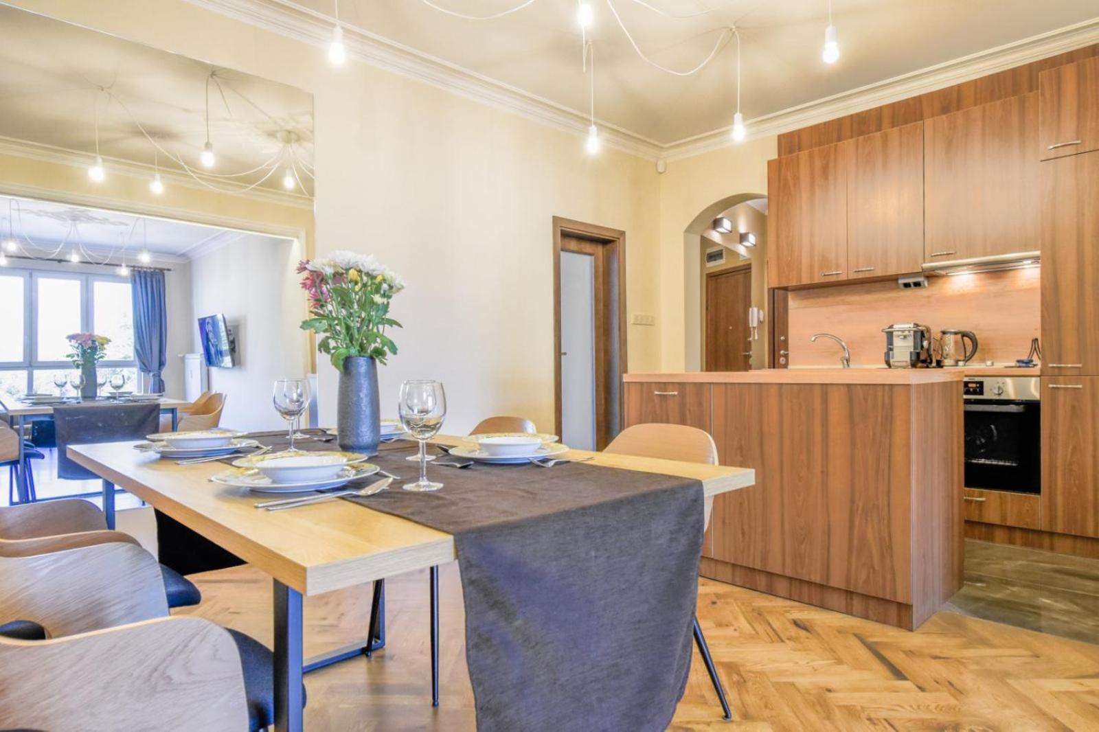 Stunning 2bdr On Historic Location In Center