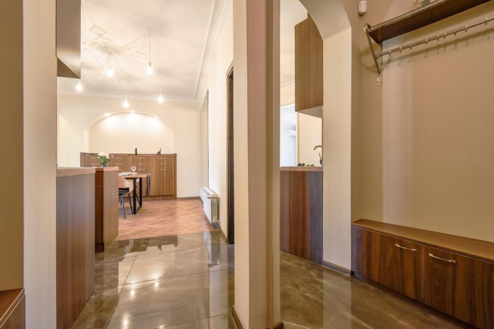 Stunning 2bdr On Historic Location In Center Διαμέρισμα Σόφια